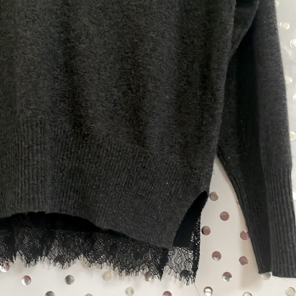 Brochu Walker Pullover ~ - Picture 11 of 15